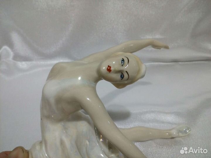 Фарфоровая статуэтка Балерина.Без сколов,трещин
