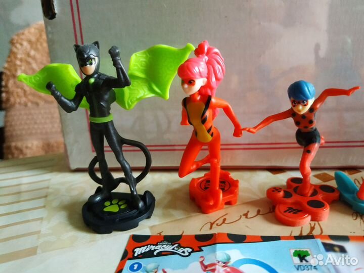 Киндер сюрприз игрушки Леди баг и супер кот