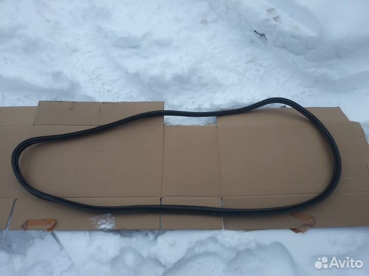 Уплотнитель крышки багажника Kia K5