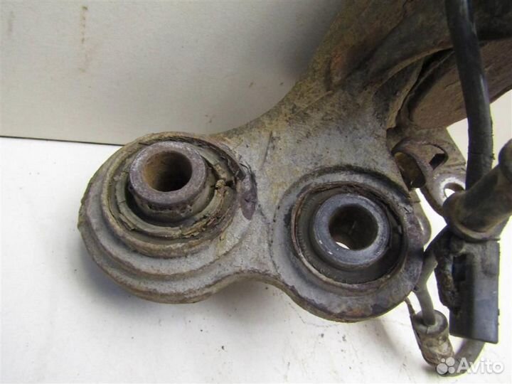 Кулак поворотный задний правый Kia Ceed 2007-2012