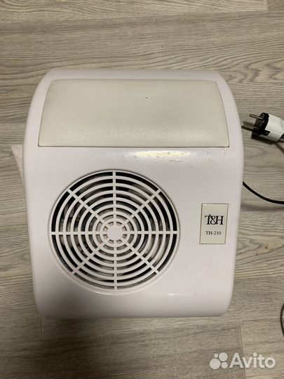 Пылесос для маникюра TH210 60W