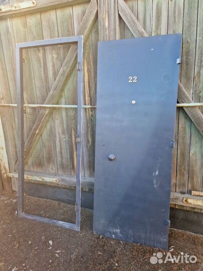 Дверь входная металлическая