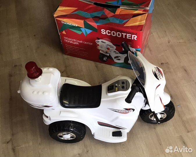 Трёхколёсный электроскутер полиция