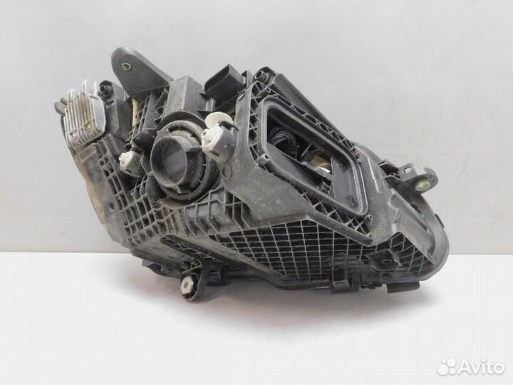 Фара левая Mercedes-Benz C-Class