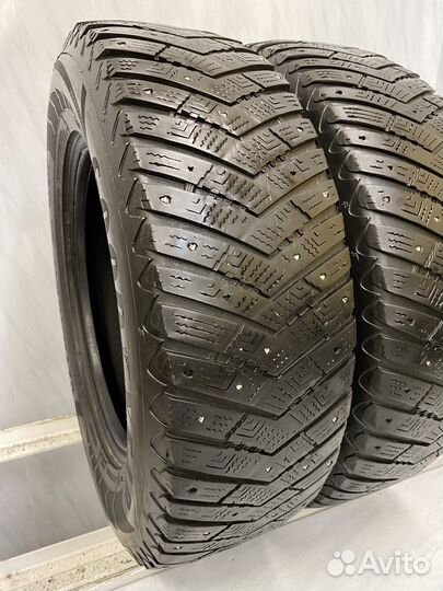 Goodyear Ultragrip Ice Arctic 215/70 R16 100T