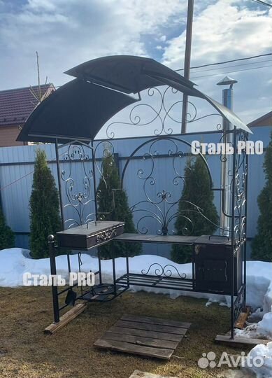 Мангал с крышей