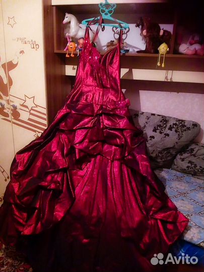 Вечернее платье