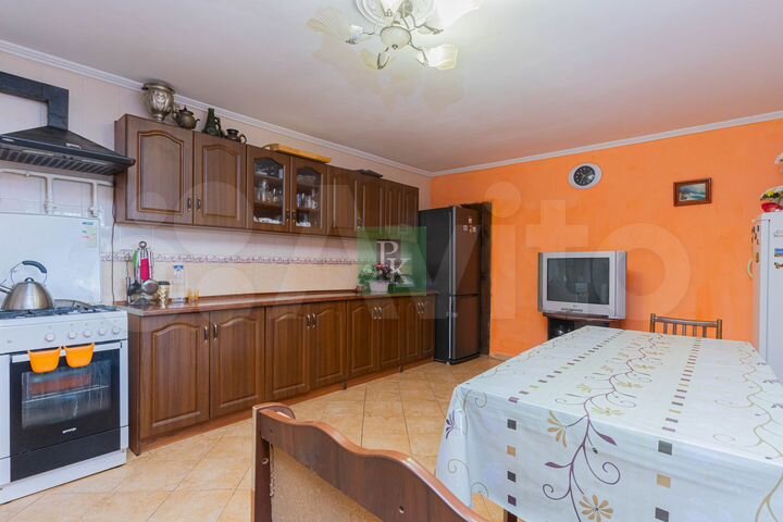 Дом 220 м² на участке 8 сот.