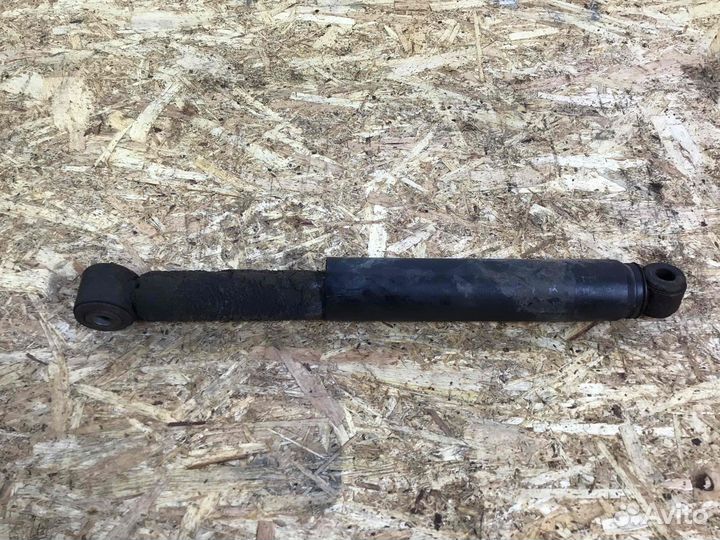 Амортизатор задний Nissan Navara 56200EB30A YD25