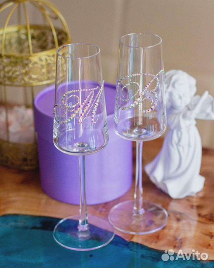 Фужеры свадебные со стразами и инициалами