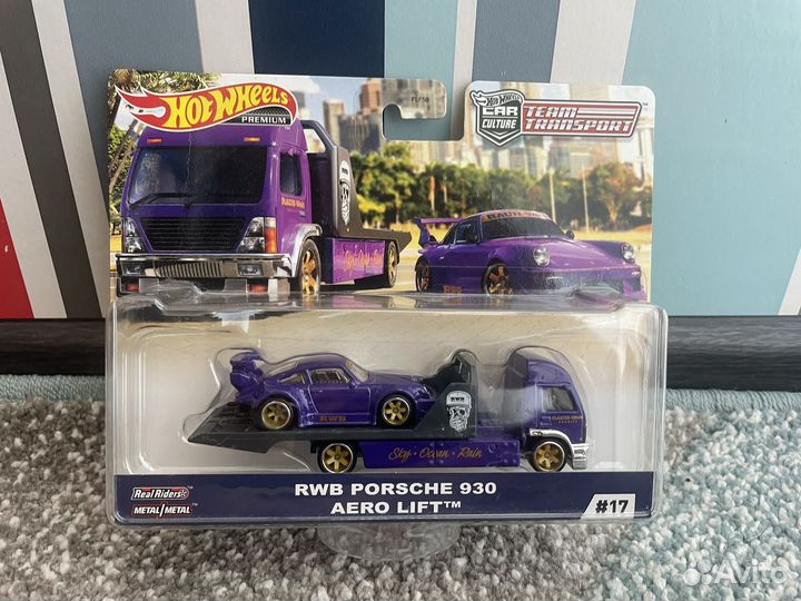 Hot wheels premium team transport