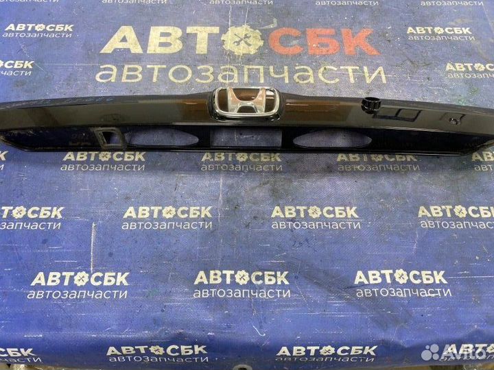 Накладка 5-й двери Honda Fit GE6 L13A 2011-2013