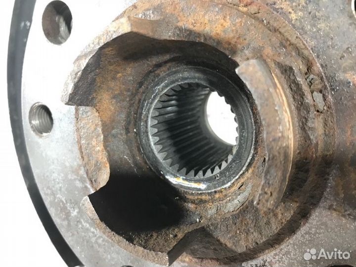 Кулак поворотный задний левый Volkswagen Touareg