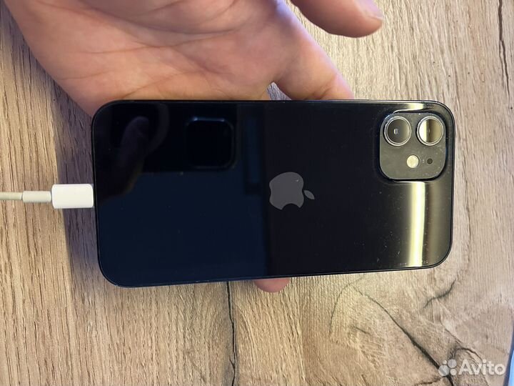 iPhone 12, 64 ГБ