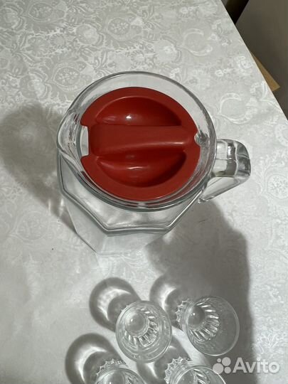 Кувшин и стопки