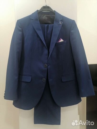 Костюм тройка