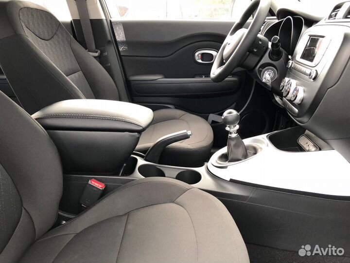 Подлокотник Кио Соул 2013г