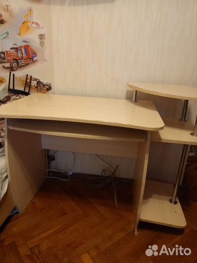 Компьютерный стол