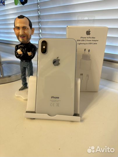 iPhone Xs, 64 ГБ
