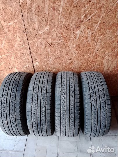 Roadstone Winguard Ice 195/50 R15