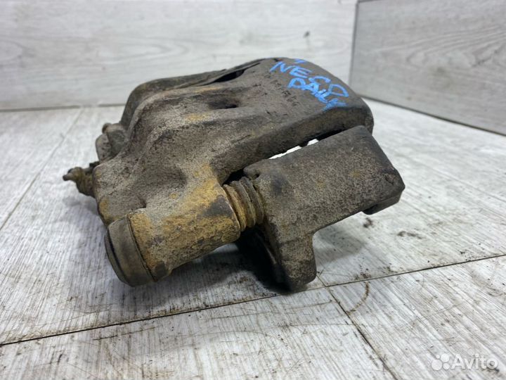 Суппорт передний правый