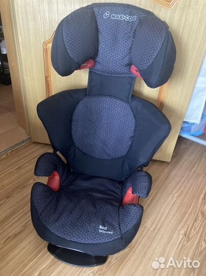 Автомобильное кресло maxi cosi