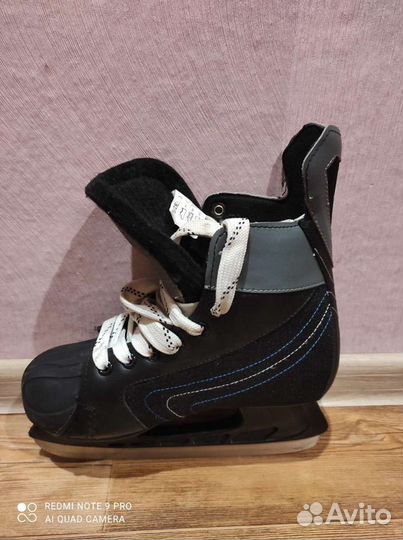 Коньки хоккейные