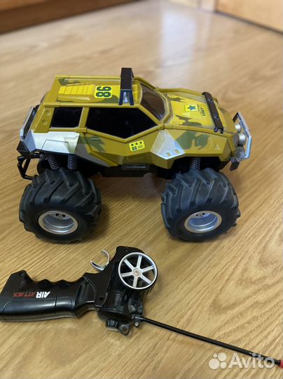 Большой джип на радиоуправлении