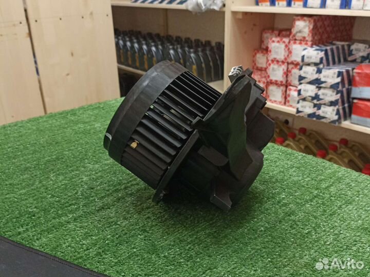 Моторчик печки Volvo XC90 I (2002-2014г)
