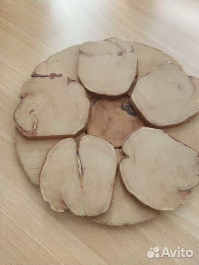 Подставка под горячее из можжевельника