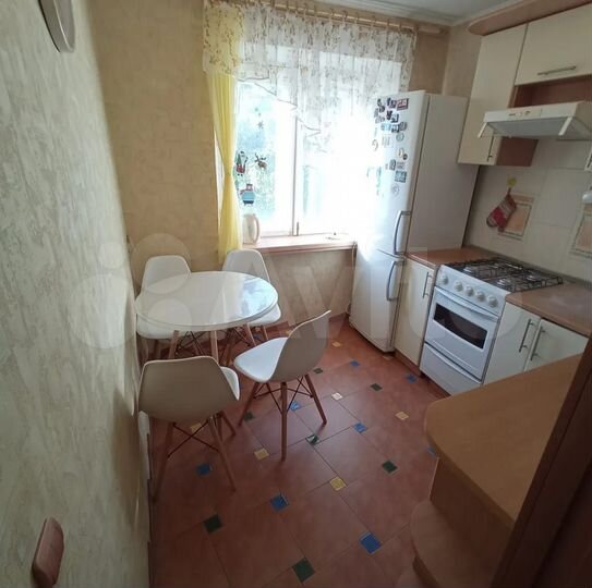 Комната 48 м² в 2-к., 2/5 эт.