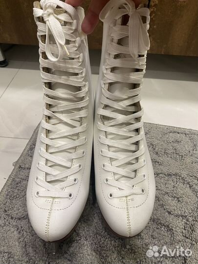 Коньки женские фигурные 42 размер