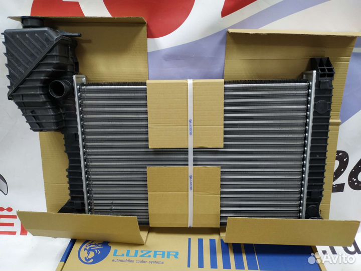 Радиатор охлаждения двигателя Luzar для Мерседес