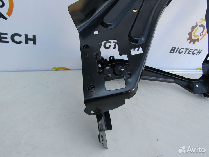 Рамка фары левая Mercedes X204 A2046200091