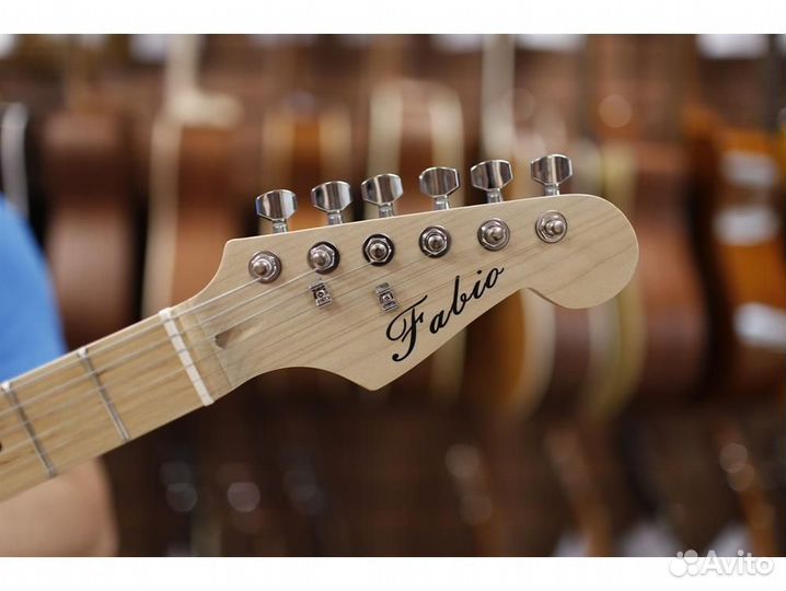 Fabio ST200 WH электрогитара белая