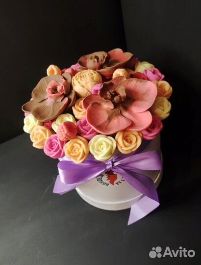 Шоколадные Цветы в Шляпной Коробке