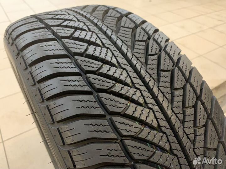 Goodyear UltraGrip 8 Performance 245/45 R18 100V