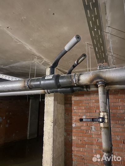 Бригада сантехников сварщиков слесарей монтажников