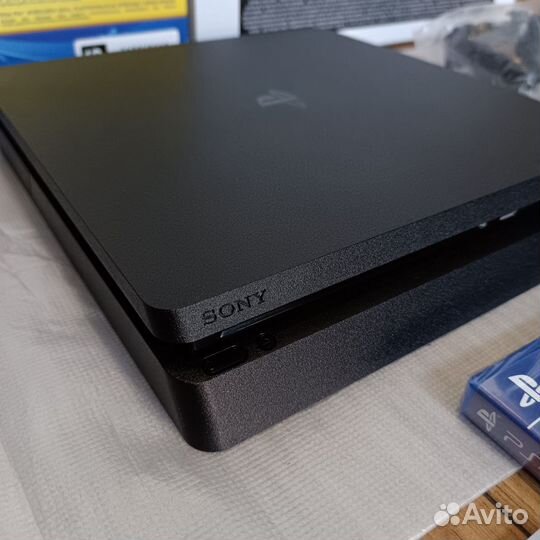 Sony PS4 slim 1tb 2208b+700 игр+3 диска