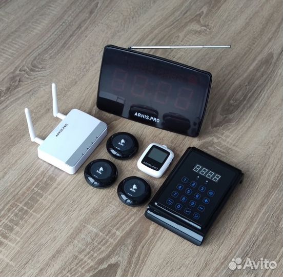 Кнопка вызова официанта, часы, табло, пуль, репите