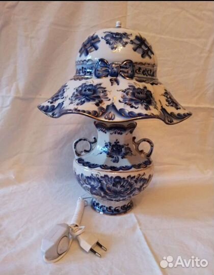 Светильник настольный