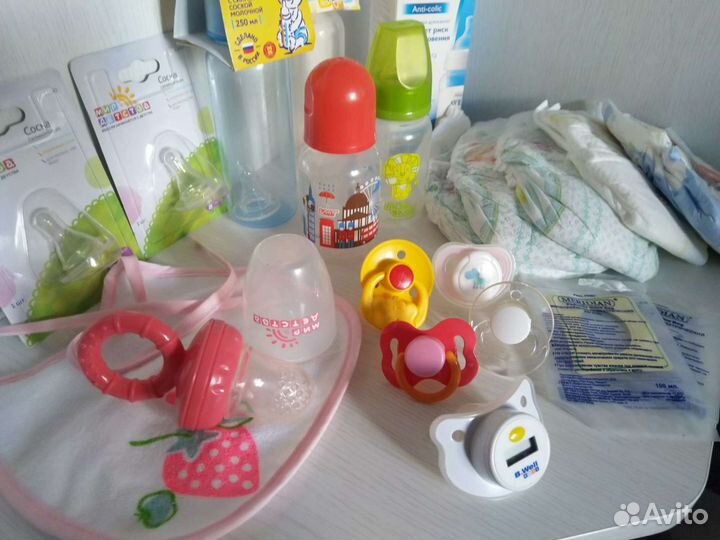 Бутылочки и другие принадлежности для малыша