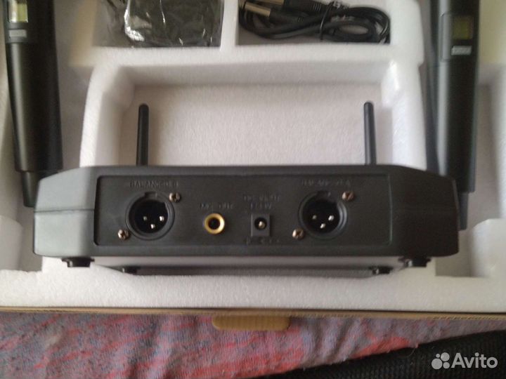 Радиомикрофон shure GLX