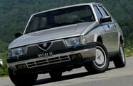 Alfa Romeo 75 I (1985—1992) Седан