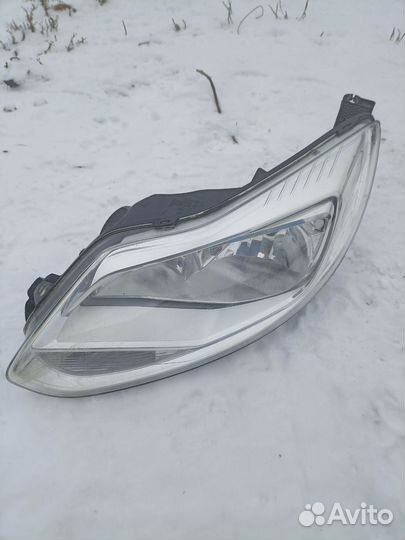 Фара правая неоригинал Форд Фокус 3