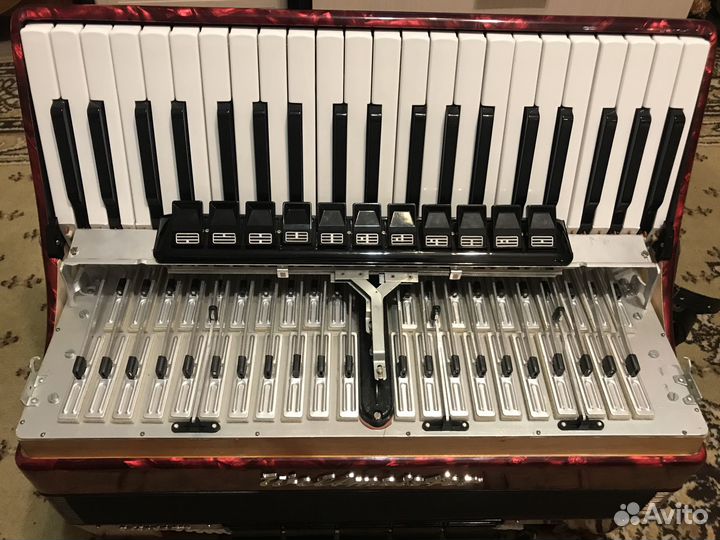 Аккордеон weltmeister meteor 4/4