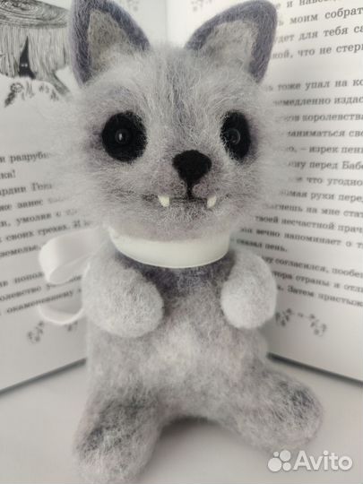 Игрушка ручной работы. Серенький волчок