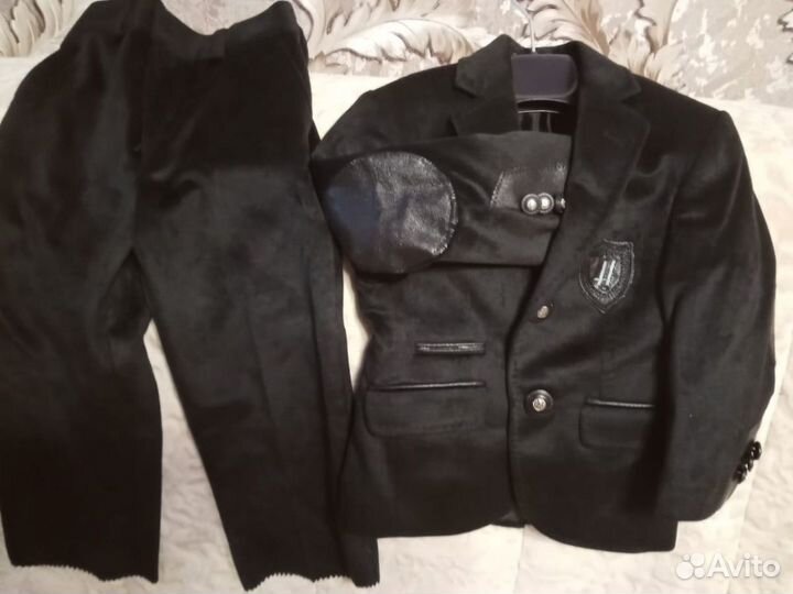 Костюм на мальчика очень красивый, модный, нарядны