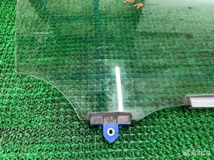 Стекло двери прав. перед. Lexus IS200t, Is250, Is3