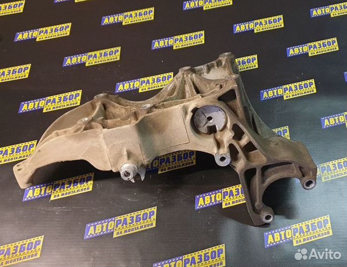 Кронштейн генератора Renault Duster